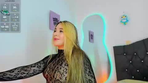 Victoria  independent model online show from November 24, 4:16 pm