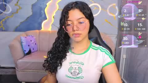 victoria_castillo_b online show from April 11, 7:51 pm
