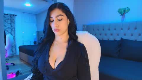   online show from June 17, 11:48 am