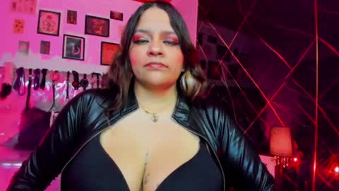victoria_floyd1 online show from July 1, 12:19 am