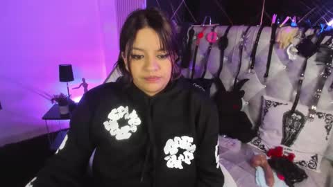 victoria_floyd1 online show from January 14, 11:57 pm