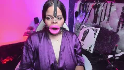 victoria_floyd1 online show from May 30, 2:21 am