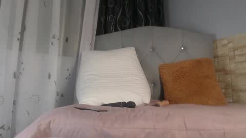 victoria_founta1n online show from March 5, 10:19 pm