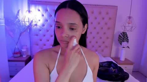 Snapshot of victoria_kitt chatting on October 7, 12:17 am victoria_kitt online show from October 7, 12:17 am