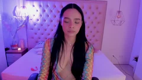 Snapshot of victoria_kitt chatting on October 15, 10:32 pm victoria_kitt online show from October 15, 10:32 pm