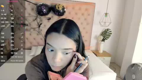 Snapshot of victoria_kitt chatting on October 20, 2:55 pm victoria_kitt online show from October 20, 2:55 pm