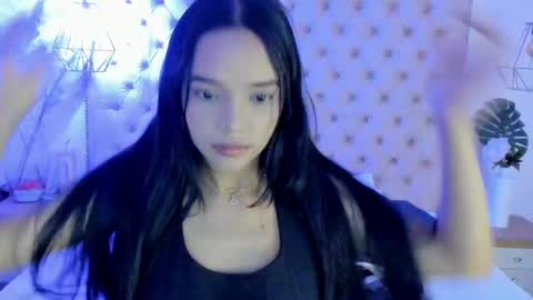 Snapshot of victoria_kitt chatting on September 18, 7:40 pm victoria_kitt online show from September 18, 7:40 pm