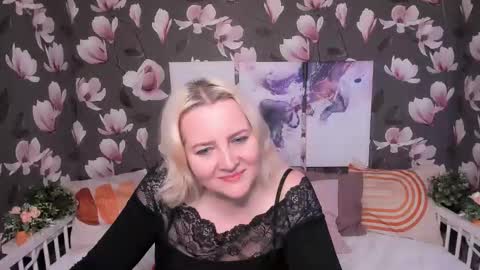 Violett online show from February 9, 3:37 pm