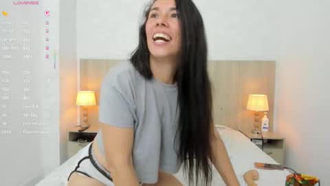 Snapshot of victoria_pachon chatting on October 8, 7:31 pm victoria_pachon online show from October 8, 7:31 pm