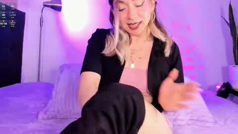 D A N I online show from November 23, 1:14 am