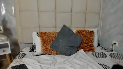 VICTORIA  online show from February 18, 1:00 pm