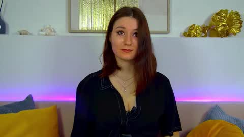 Snapshot of victoriaardern chatting on October 18, 6:28 am Victoria online show from October 18, 6:28 am