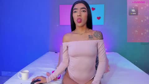 victoriameller online show from February 23, 5:15 pm