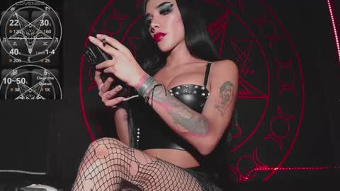 Victoria Vampire online show from February 7, 2:40 am