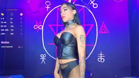 Victoria Vampire online show from November 7, 6:10 pm