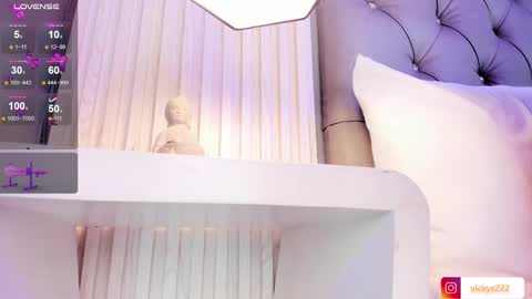 Snapshot of victoriaxx_ chatting on September 30, 11:26 pm hi Im daniela I will be online again in 15 hours after each transmission 3 online show from September 30, 11:26 pm