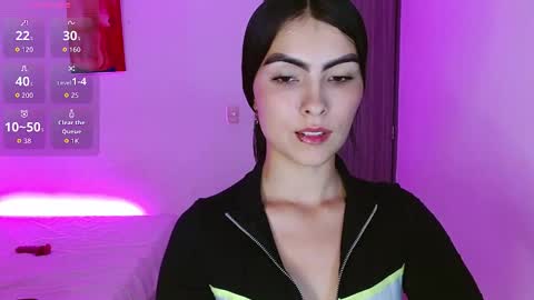 victoriia_henao_ online show from November 24, 3:05 am
