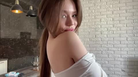 victoryglow online show from April 14, 10:40 am