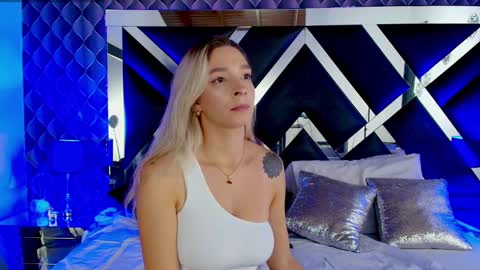 Snapshot of victtoria_lee chatting on March 11, 9:59 pm victtoria lee online show from March 11, 9:59 pm