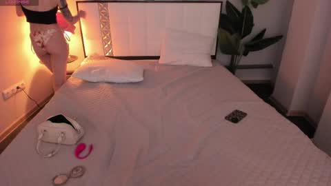 Vienna online show from May 27, 2:19 am
