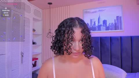 Snapshot of viiolett_lee chatting on March 6, 2:30 am Viiolett online show from March 6, 2:30 am