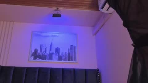 Snapshot of viiolett_lee chatting on March 7, 7:49 pm Viiolett online show from March 7, 7:49 pm