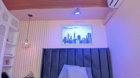 Snapshot of viiolett_lee chatting on October 16, 9:13 pm Viiolett online show from October 16, 9:13 pm
