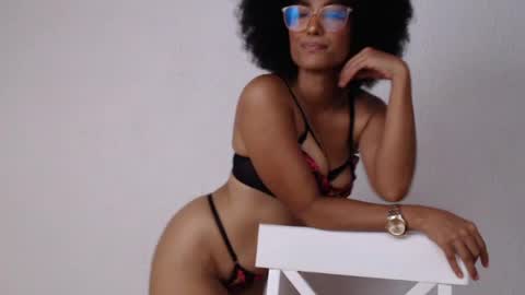 viiolettaaa online show from July 8, 9:51 pm