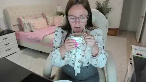 Ukrainian-woman online show from June 27, 12:33 pm