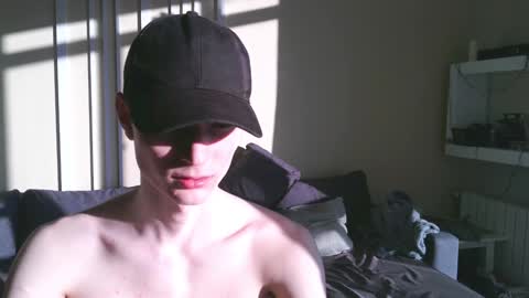 Max online show from December 19, 12:34 pm