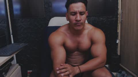 Viktor Herrera online show from May 27, 6:10 am