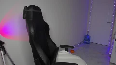 Vincent Strong online show from January 19, 12:28 pm