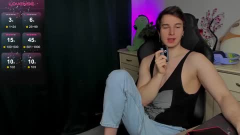 Vincent Strong online show from October 11, 8:19 am