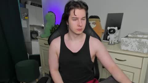 Vincent Strong online show from May 9, 4:29 am