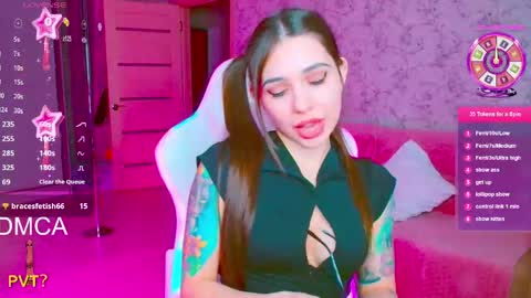 Vinkiepinkie online show from April 29, 4:23 pm