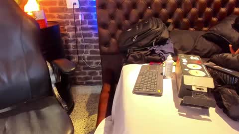 ---Vinzen--- online show from November 20, 5:50 am