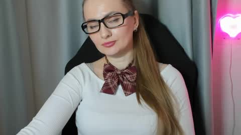 Funny  girl online show from April 30, 8:57 pm