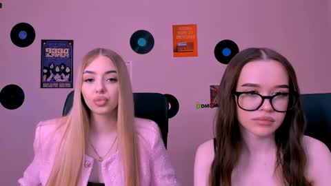 viola_sweet_ online show from May 13, 8:46 am