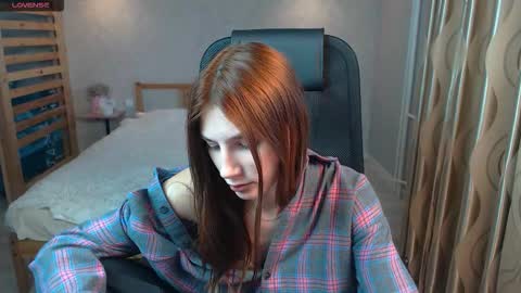 Snapshot of violaberry__ chatting on September 15, 7:54 am violaberry__ online show from September 15, 7:54 am
