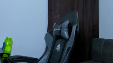 Violet and Myers online show from February 7, 7:00 am