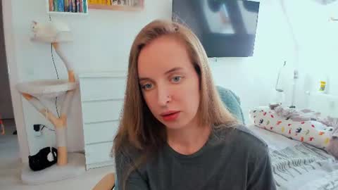 Violet online show from June 22, 2:13 pm