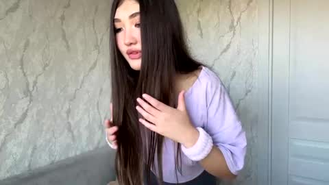 Violet online show from May 5, 6:19 am