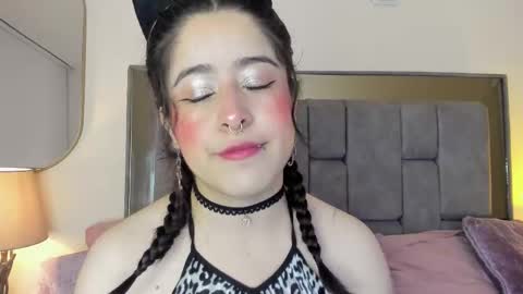 Violet Nova online show from February 3, 11:14 am