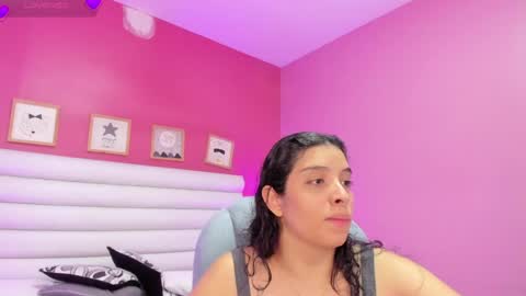 violet_sinclair online show from May 21, 11:17 am