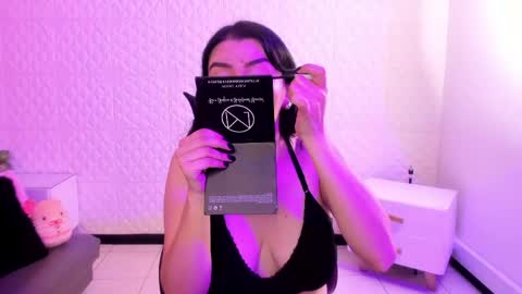     online show from June 4, 9:32 pm