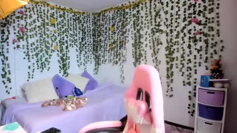 Violeta online show from November 22, 5:22 pm