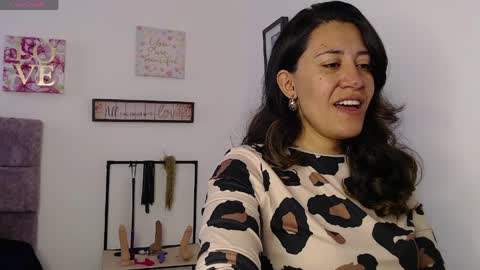 violeta_scott_ online show from April 13, 1:04 pm