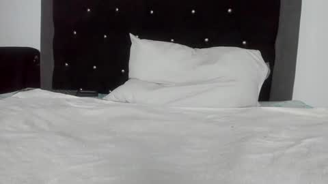 VioletaDums online show from March 12, 9:44 am