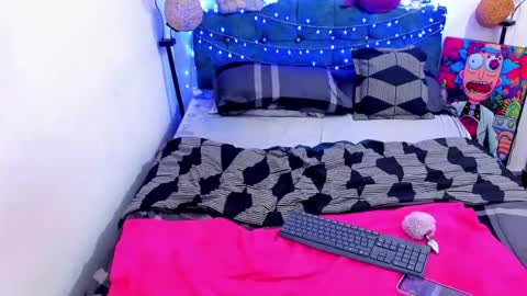 Violett online show from March 1, 1:53 am