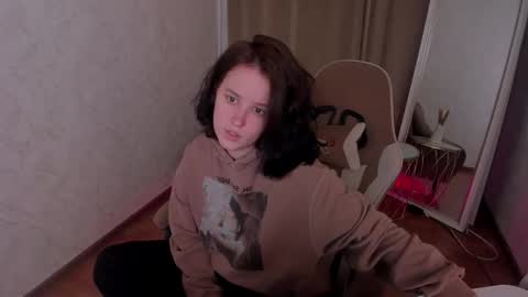 Violet online show from November 6, 4:43 pm